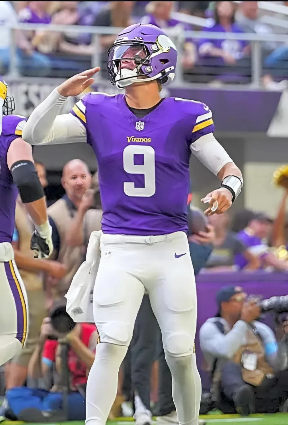 J.J. McCarthy shares baby announcement with fiancée ahead of 2025 season J.J. McCarthy shares baby announcement with fiancée ahead of 2025 season