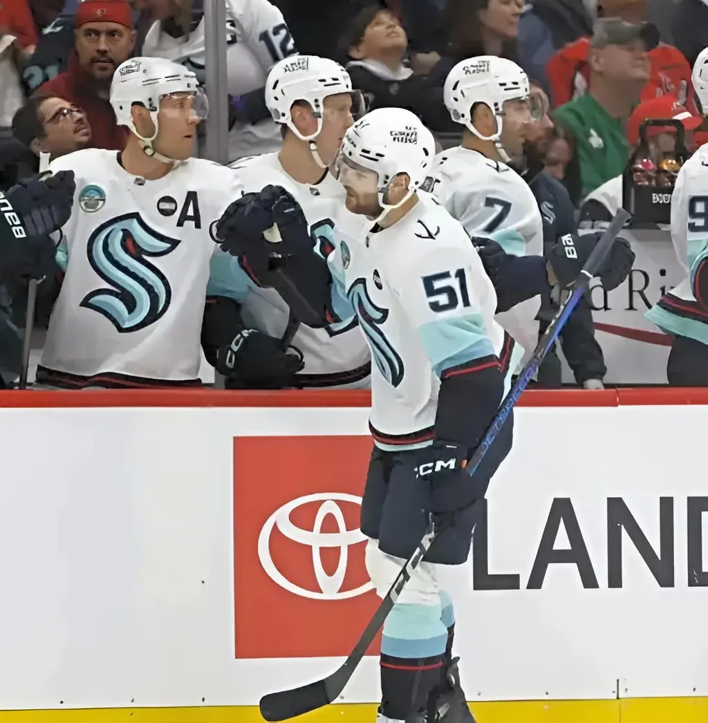 Chicago Blackhawks 2025 offseason trade target: Shane Wright
