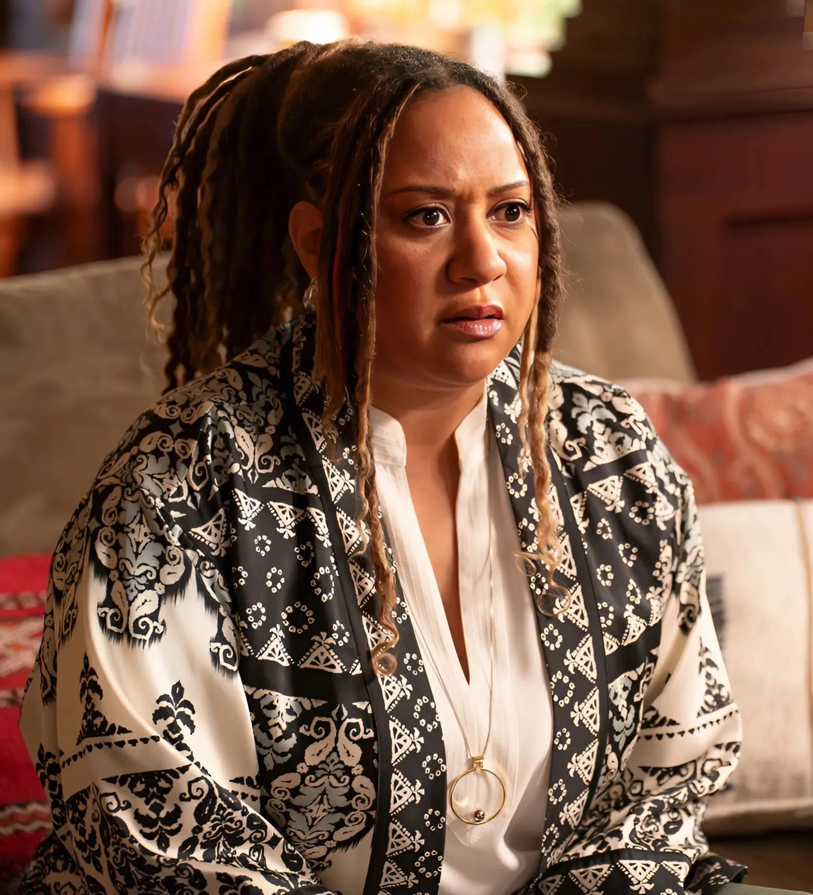 Angela Bassett Hints at Shocking Twist: Bobby May Still Be Alive in 9-1-1! Angela Bassett Hints at Shocking Twist: Bobby May Still Be Alive in 9-1-1!