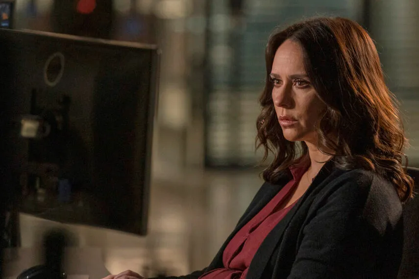 Jennifer Love Hewitt: From Teen Icon to TV Favorite