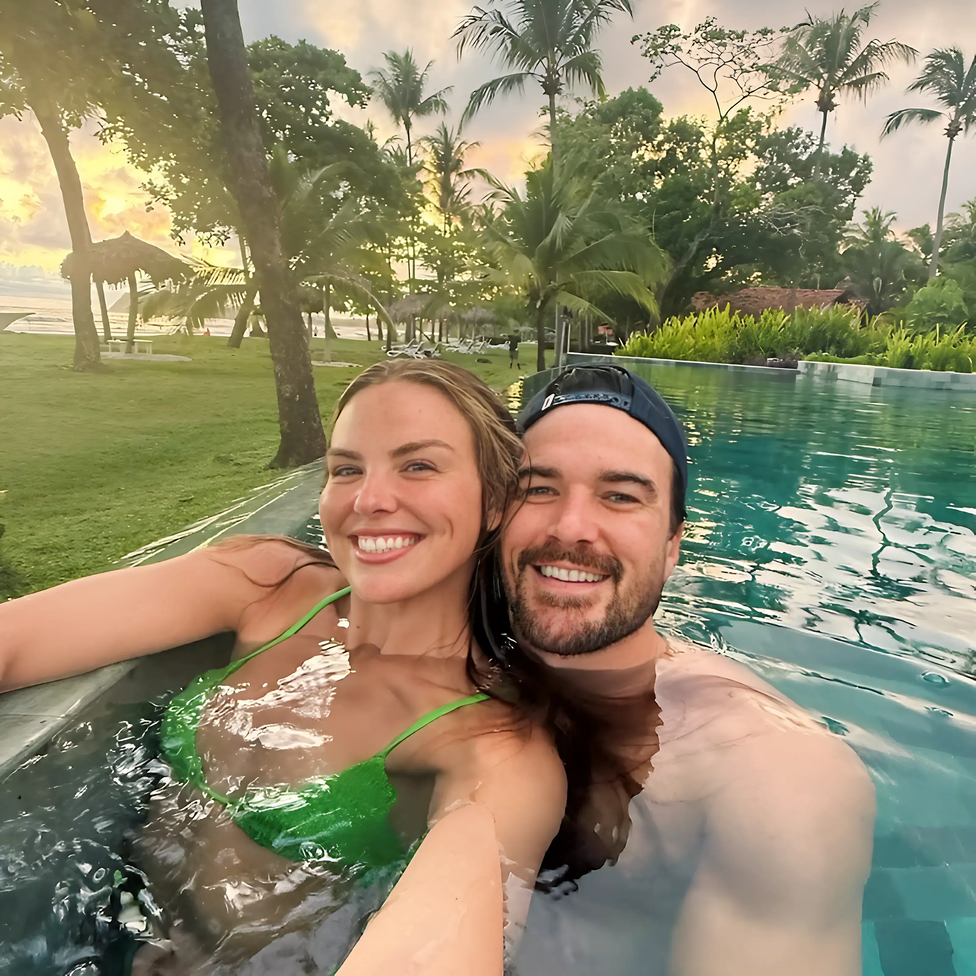 Hannah Brown’s Fiancé Adam Woolard Joins Her in Paradise: ‘Bring Your Fiancé to Work Day’