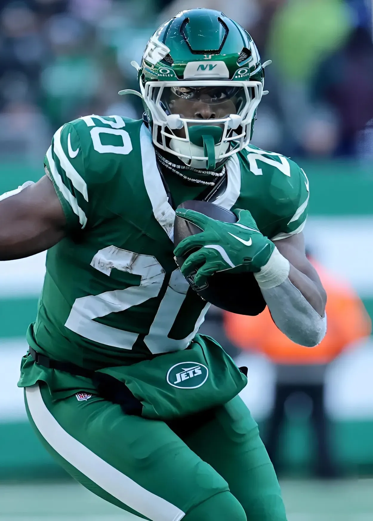 TRADE TALK BUZZING IN DENVER: Broncos Eye 4 RBs to Fix Offense!
