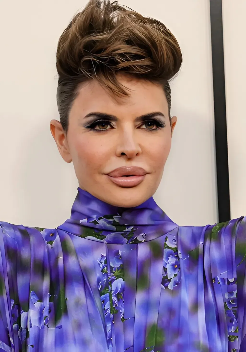 Lisa Rinna Slams Bravo’s RHOBH Wardrobe Rules: ‘They’re Just Cheap’