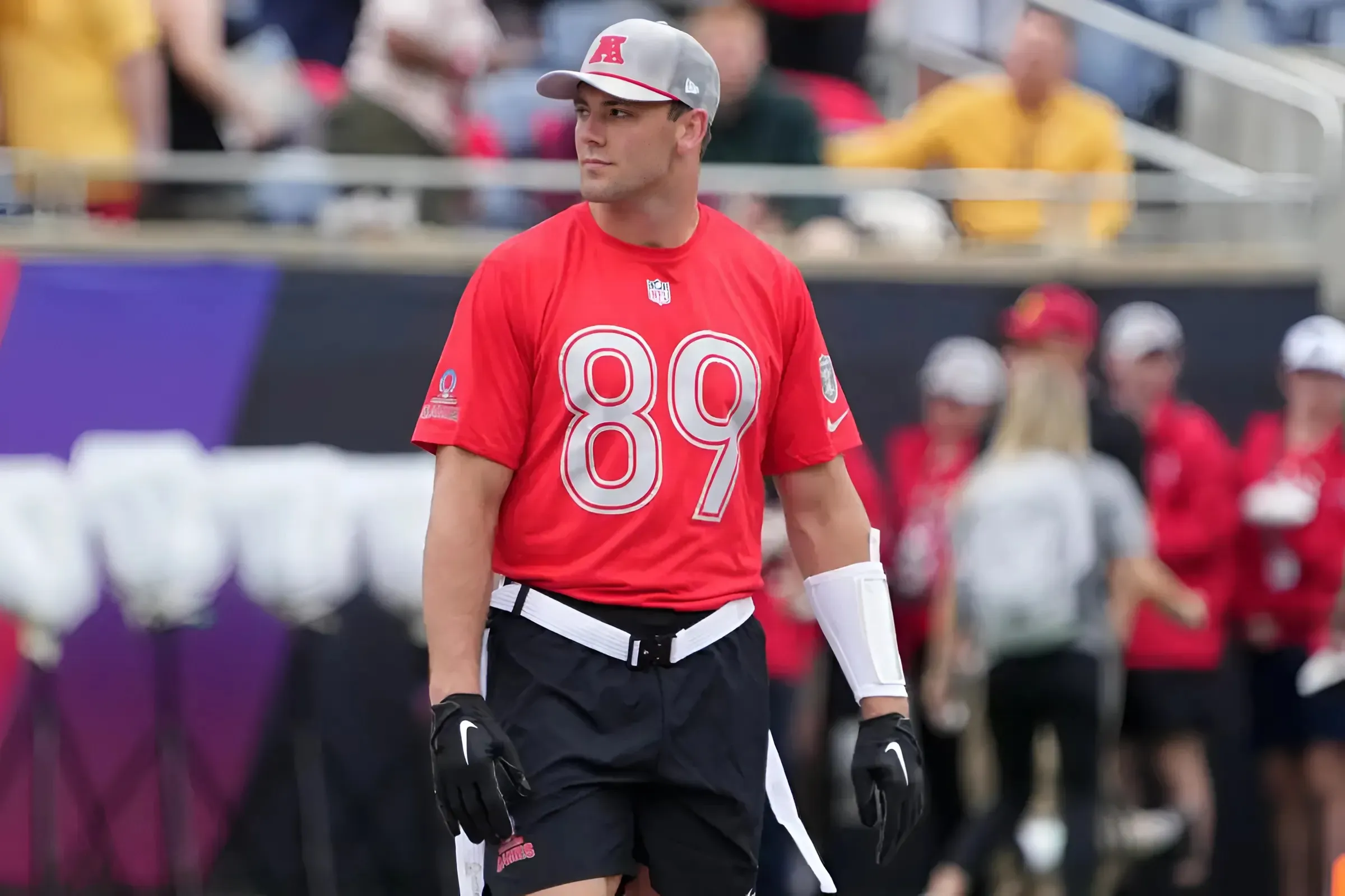 Brock Bowers in Disbelief of Raiders Rookie Ashton Jeanty: ‘He’s Thick’