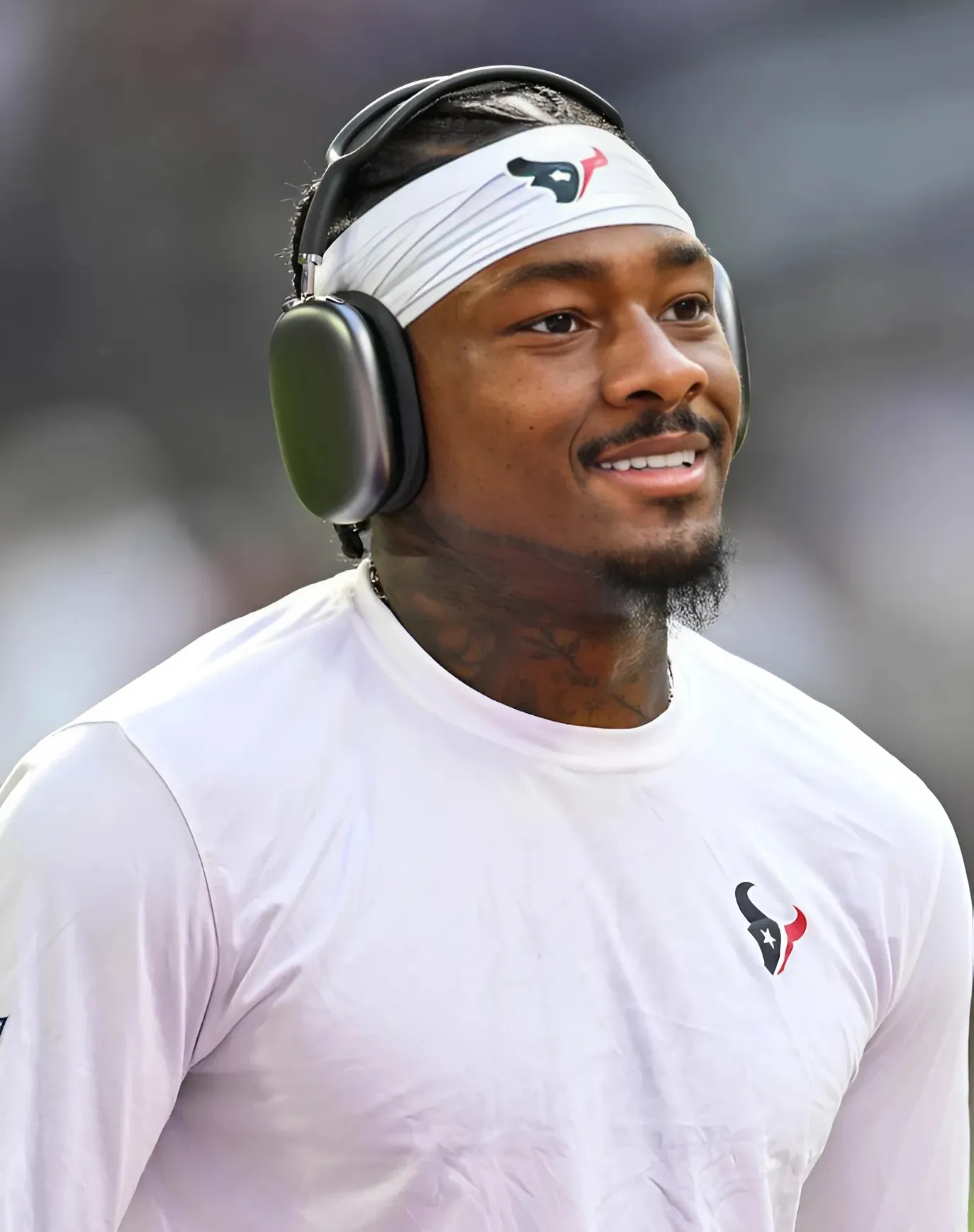 STEFON DIGGS MAKES STUNNING RETURN FROM ACL TEAR — AND PATRIOTS FANS ARE LOSING IT!