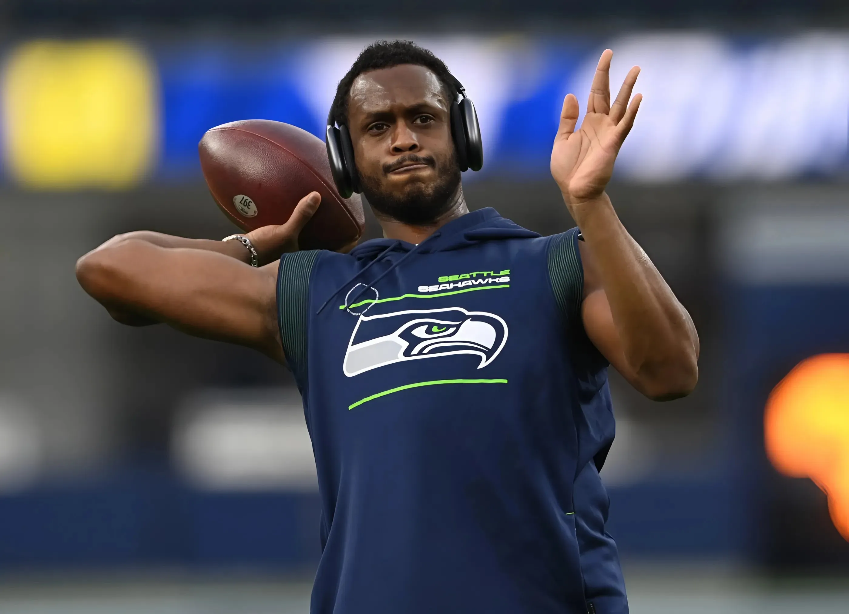 Raiders predicted to ditch Geno Smith for 30-TD quarterback in 2026