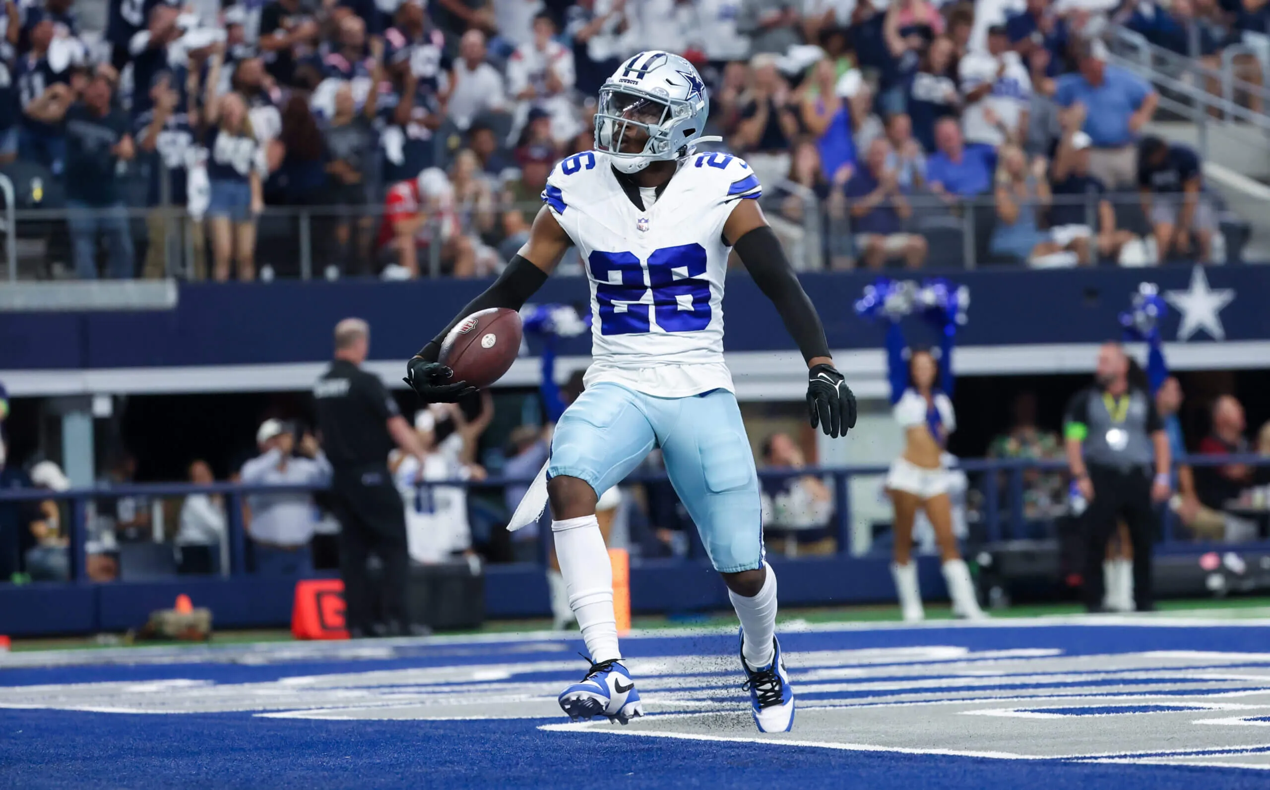 Cowboys Make Major DaRon Bland Move Amid Misleading Contract Talk