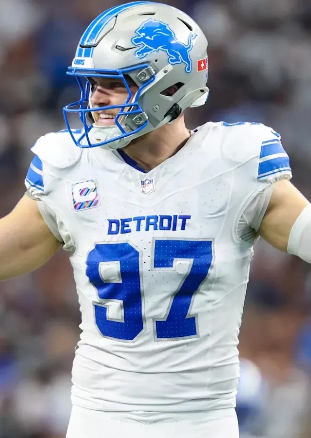 NFL analyst predicts a Myles Garrett-level payday for Aidan Hutchinson
