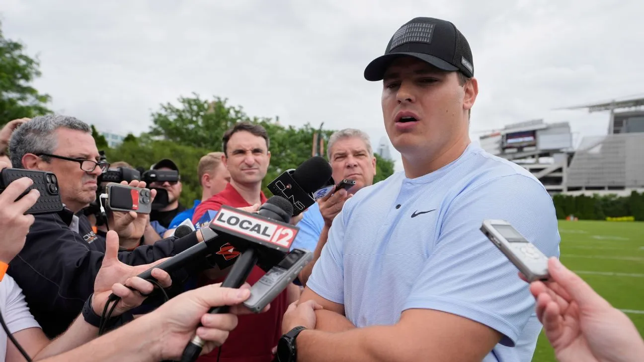 Bengals Trey Hendrickson Trade Coyly Teased in Packers Coach Visit with Media