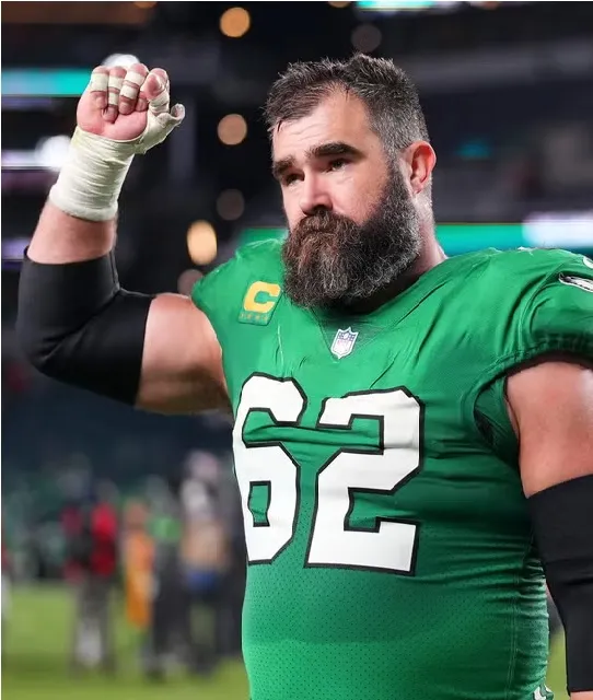 Jason Kelce pulls curtain back on Eagles' passionate speeches to save Tush Push