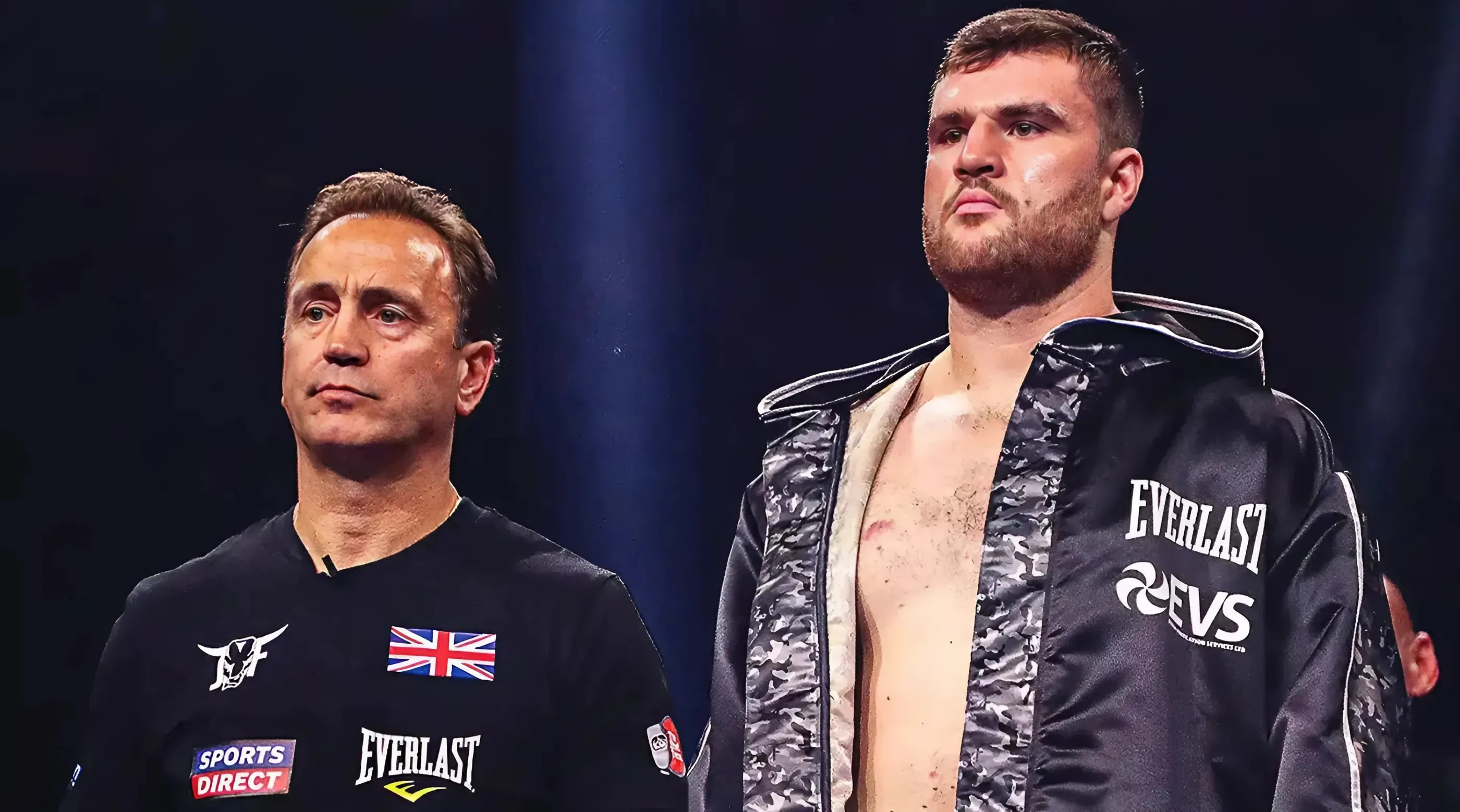 Mark Tibbs Confesses to Delayed Towel Throw in Johnny Fisher’s KO Defeat trucc