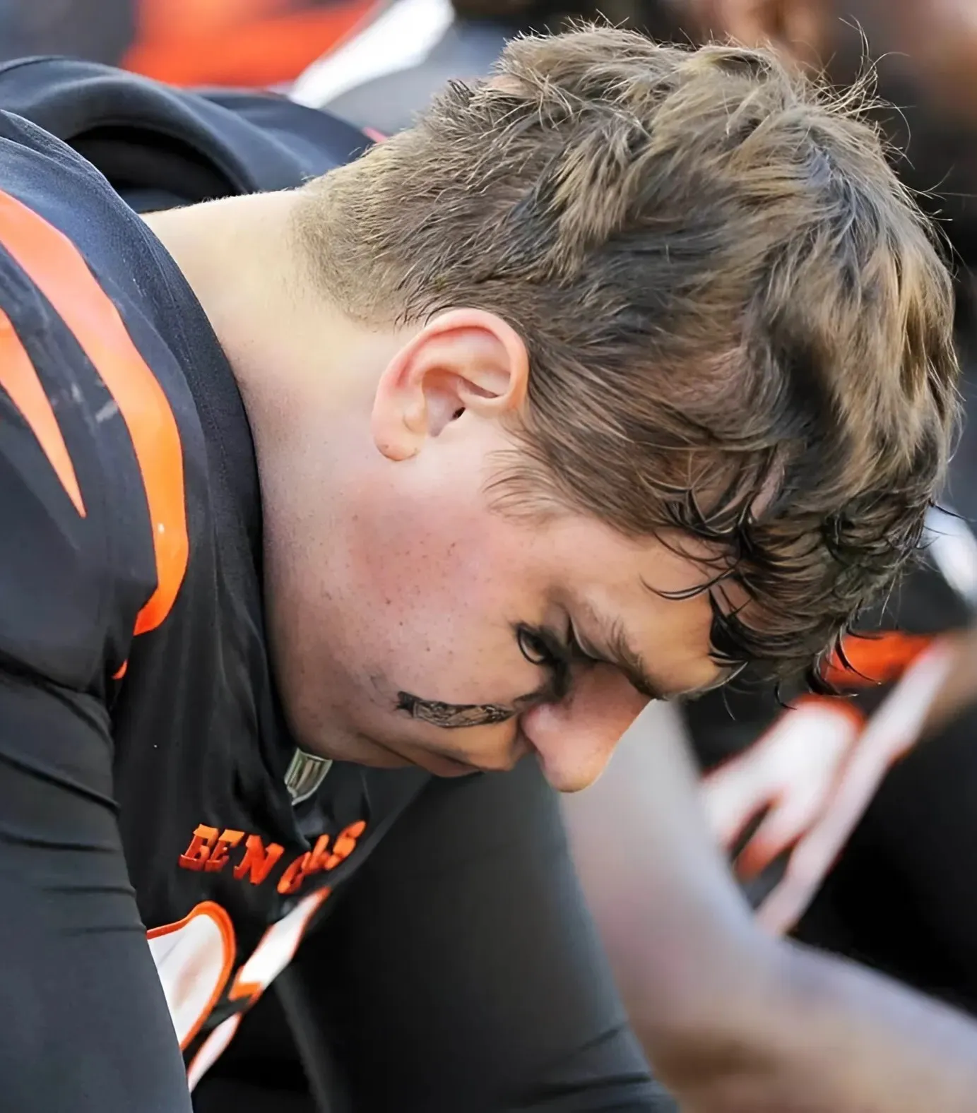 Bengals’ contract issues mount with Hendrickson, Stewart holdouts