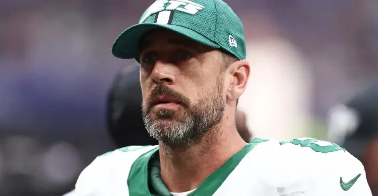 Steelers Face Sharp Warning Over Signing Aaron Rodgers
