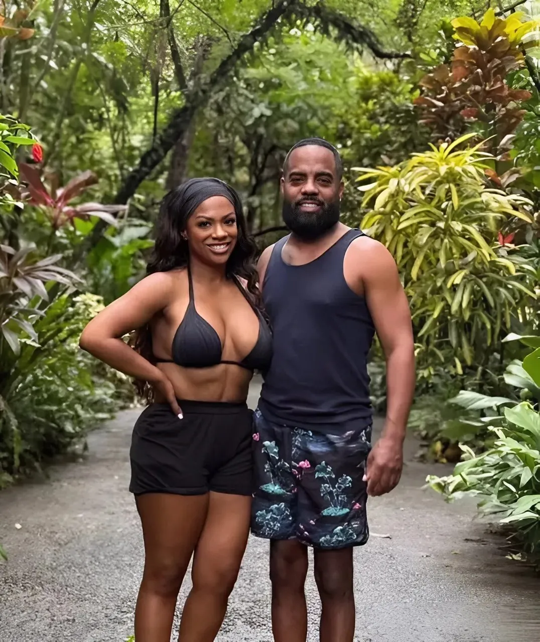 Kandi Burruss And Todd Tucker Risk It All For The Best Burger In St Lucia