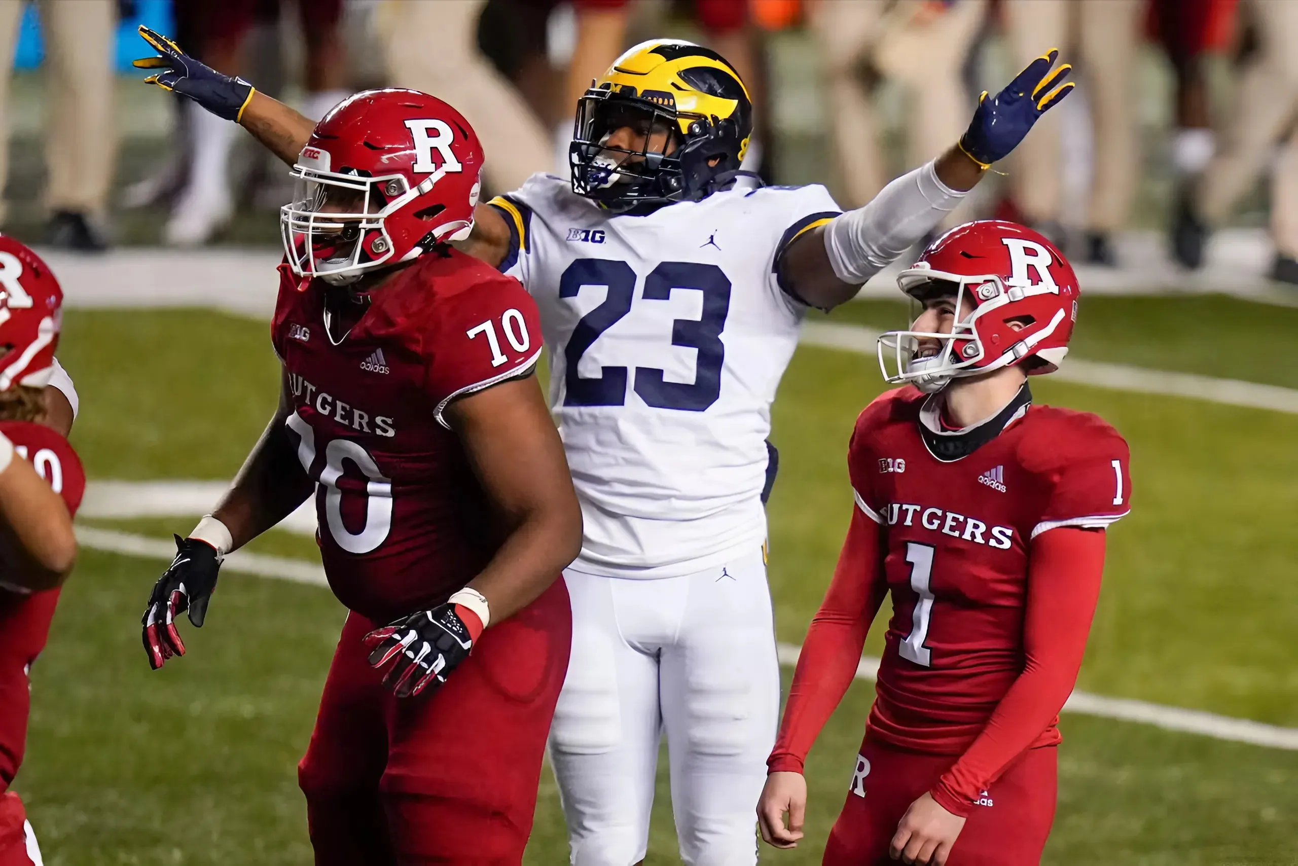 Raiders Sign Former Jim Harbaugh Team Captain to Roster