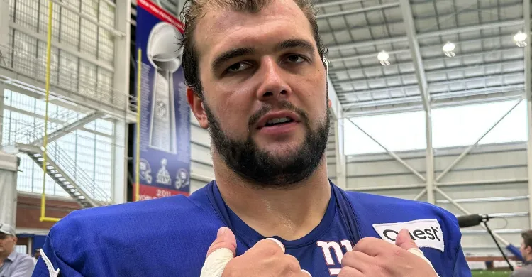 Buccaneers urged to sign former Vikings offensive lineman