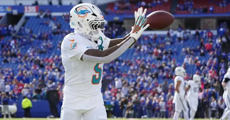 Commanders urged to make trade with Dolphins for $72 million star