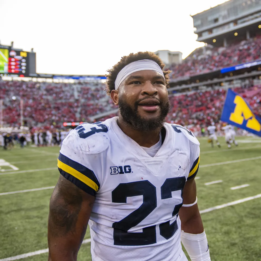 Raiders sign former Michigan captain Michael Barrett – ex-Jim Harbaugh defensive star joins Las Vegas amid linebacker shakeup, as Pete Carroll rebuilds with ‘infectious energy’ and bold moves - suong Raiders sign former Michigan captain Michael Barrett – ex-Jim Harbaugh defensive star joins Las Vegas amid linebacker shakeup, as Pete Carroll rebuilds with ‘infectious energy’ and bold moves - suong