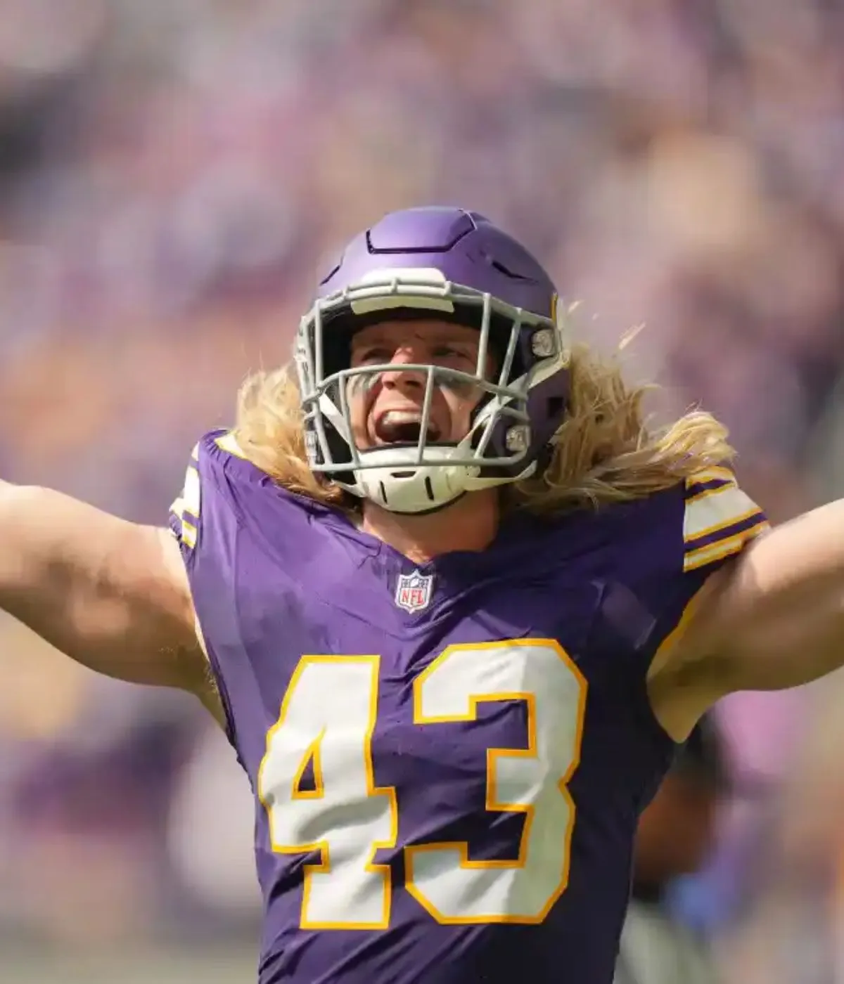 Buccaneers Urged to Trade Veteran CB for $50 Million Edge Rusher From NFC North