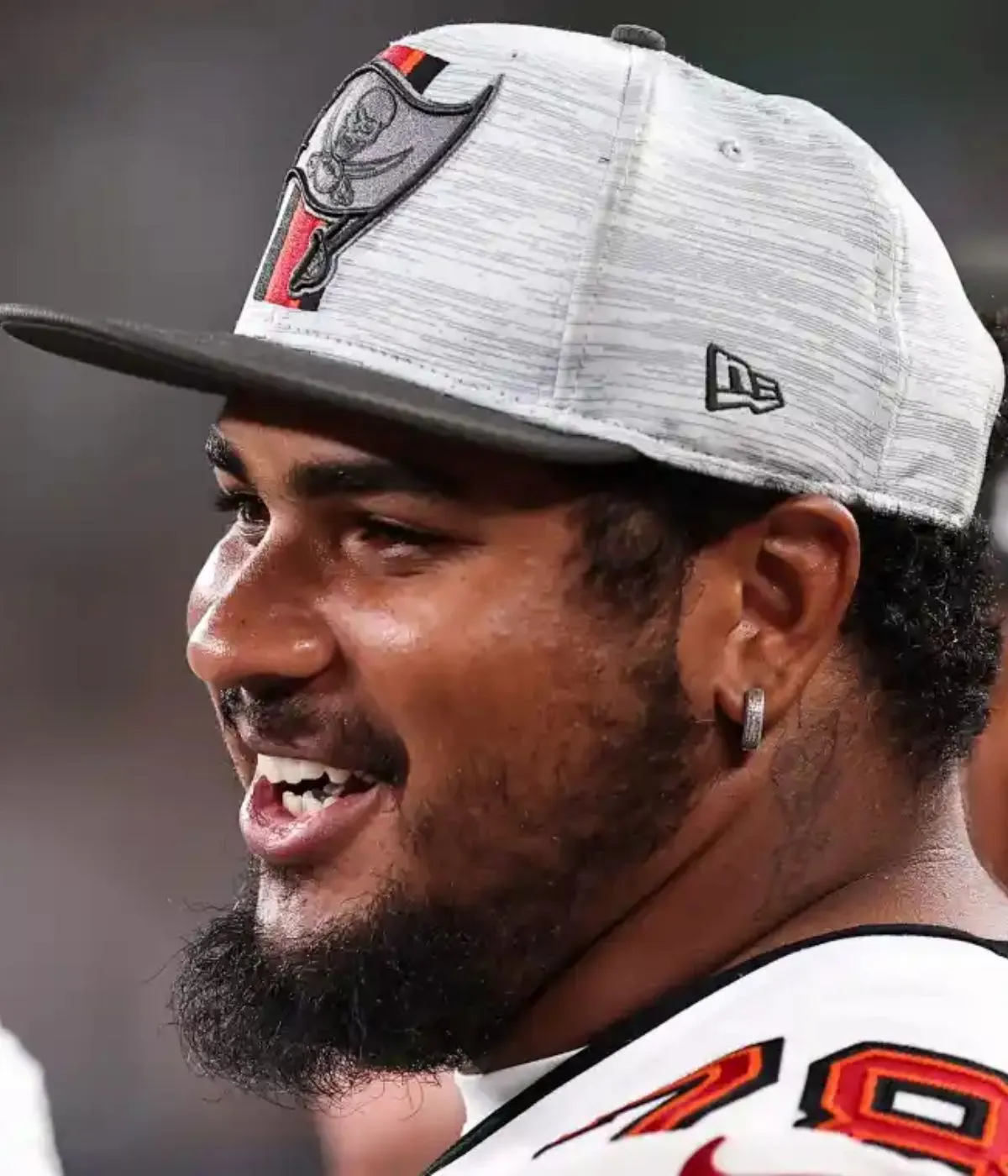 Buccaneers’ $140 Million ‘Gold Jacket’ OT Favorite to Make NFL History