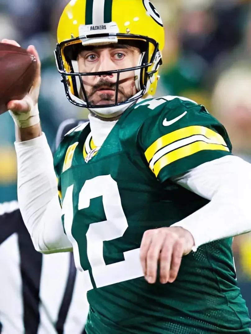 Aaron Rodgers open to retiring as a member of the Packers, but only under one condition