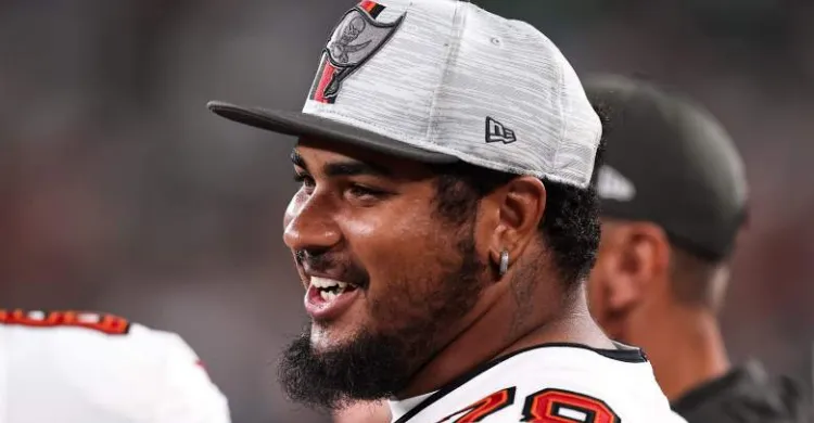 Buccaneers’ $140 Million ‘Gold Jacket’ OT Favorite to Make NFL History