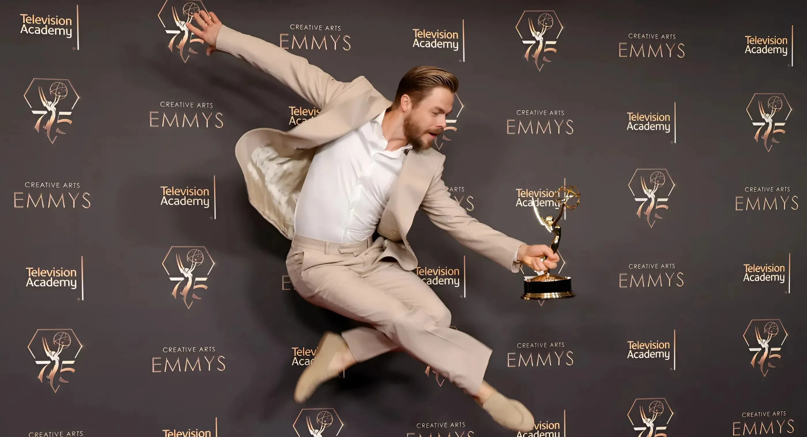 DWTS' Derek Hough Becomes Gene Kelly in 'Amazing' Tap Dancing Video trucc