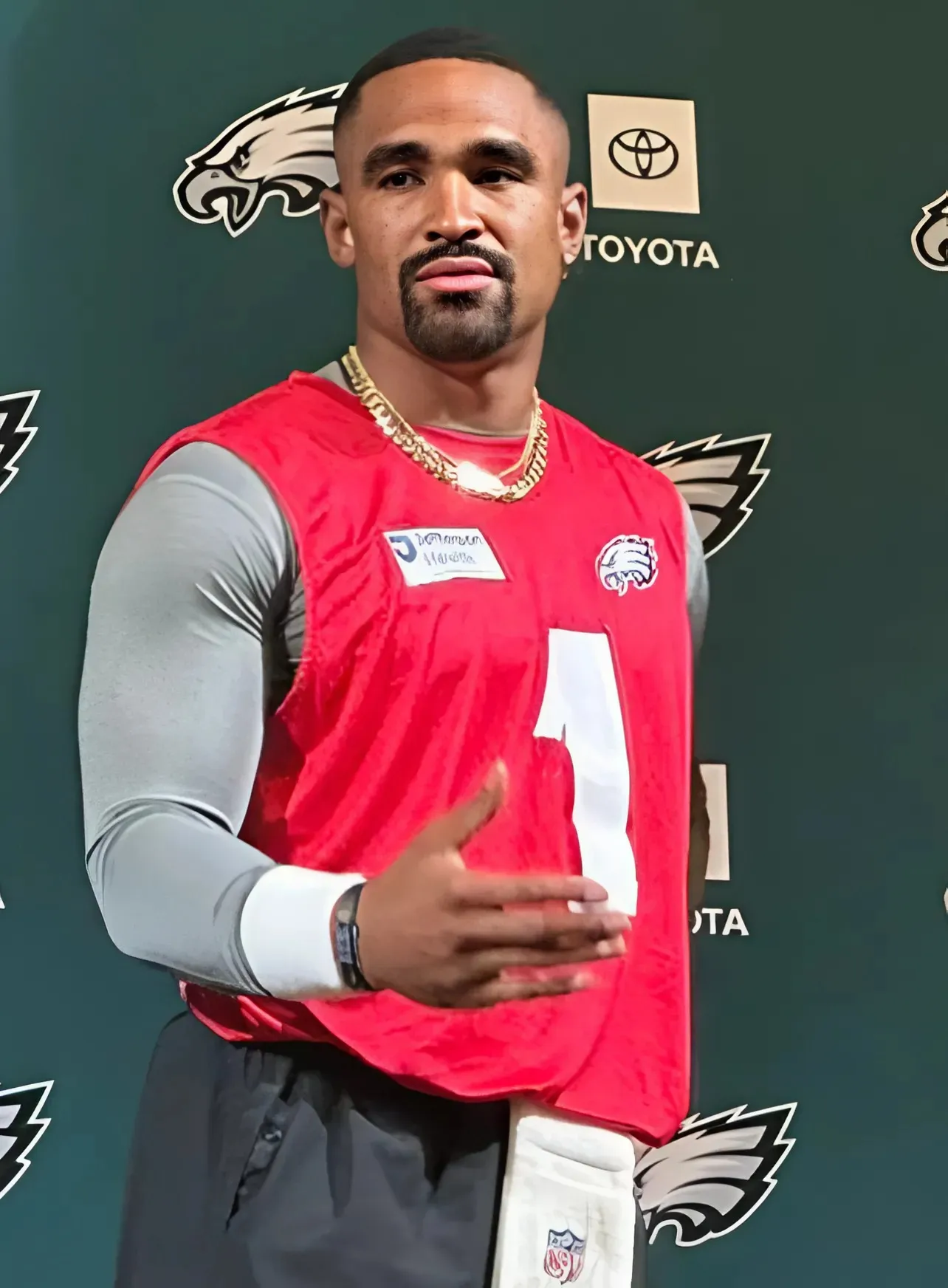 Eagles’ Jalen Hurts Embraces Familiar Yet Evolving Offense Under New OC Kevin Patullo