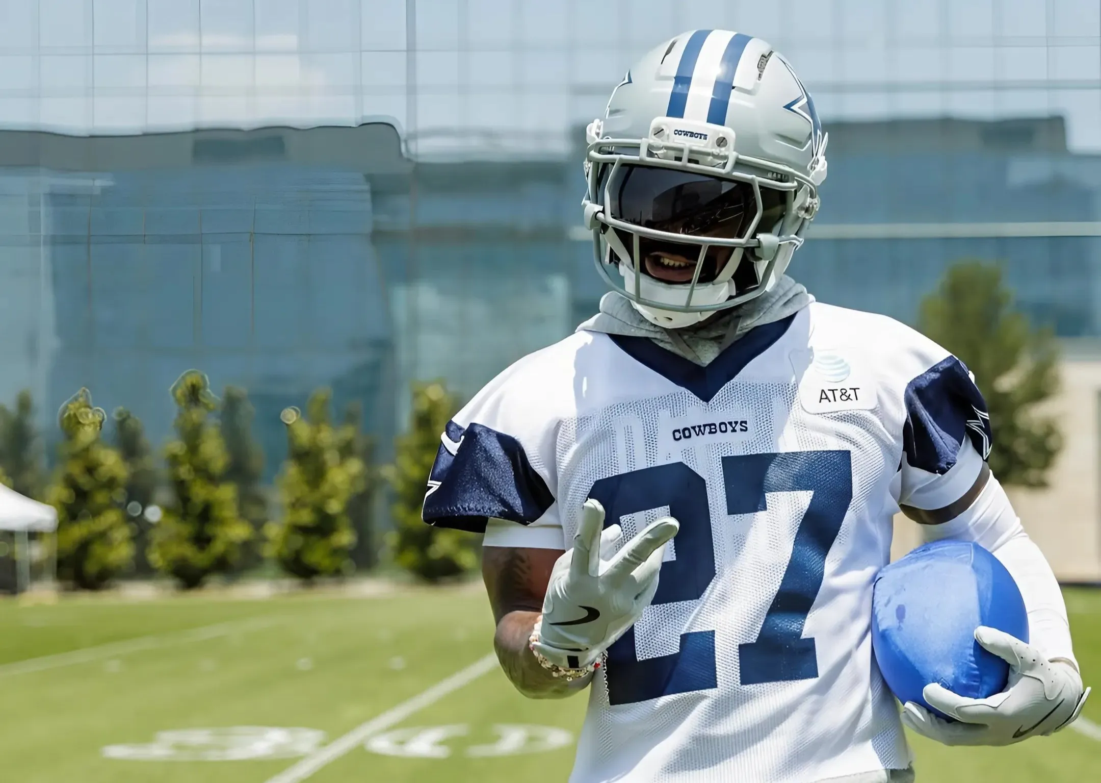 Cowboys Predicted to Cut Ties With Former Pro Bowl Playmaker