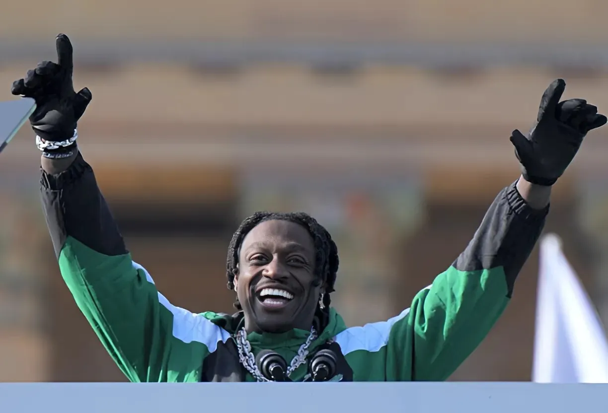 Eagles WR AJ Brown goes viral after losing it on roller coaster ride