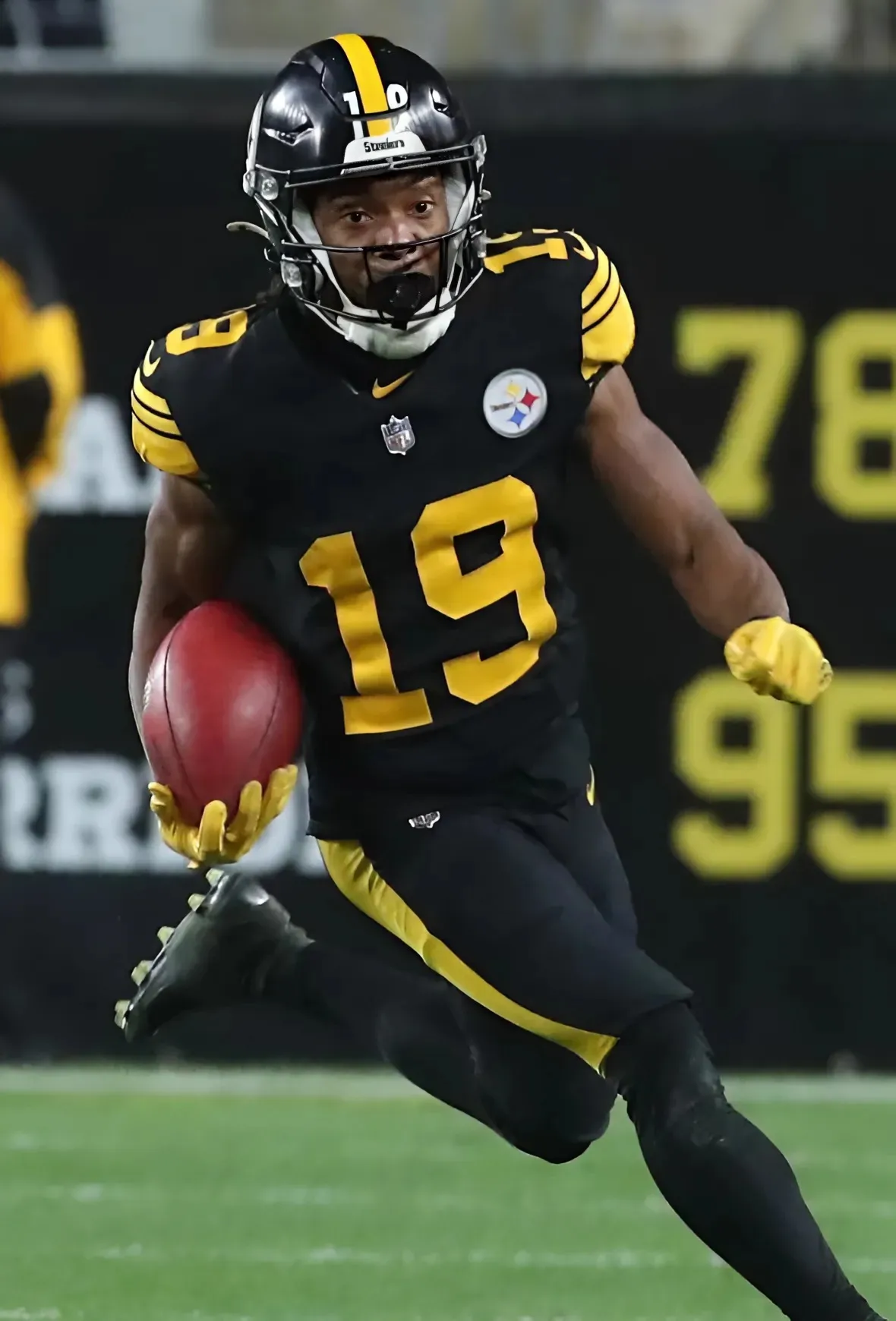 Steelers Could Extend Another WR