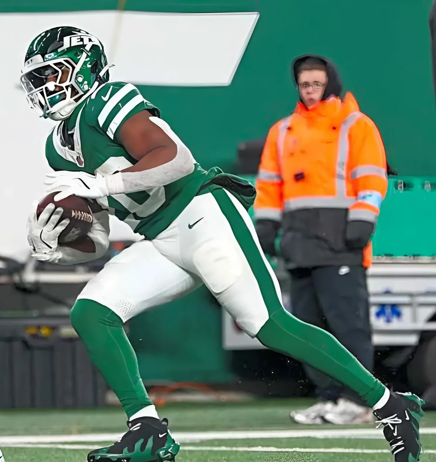 Breece Hall Turning Heads For Jets This Offseason