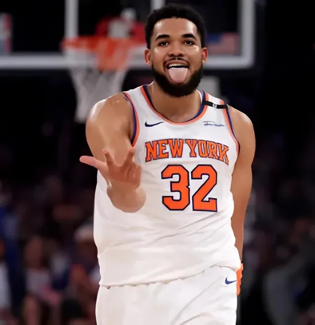 Knicks Told to Go After Suns Superstar, Trade Current All-Star