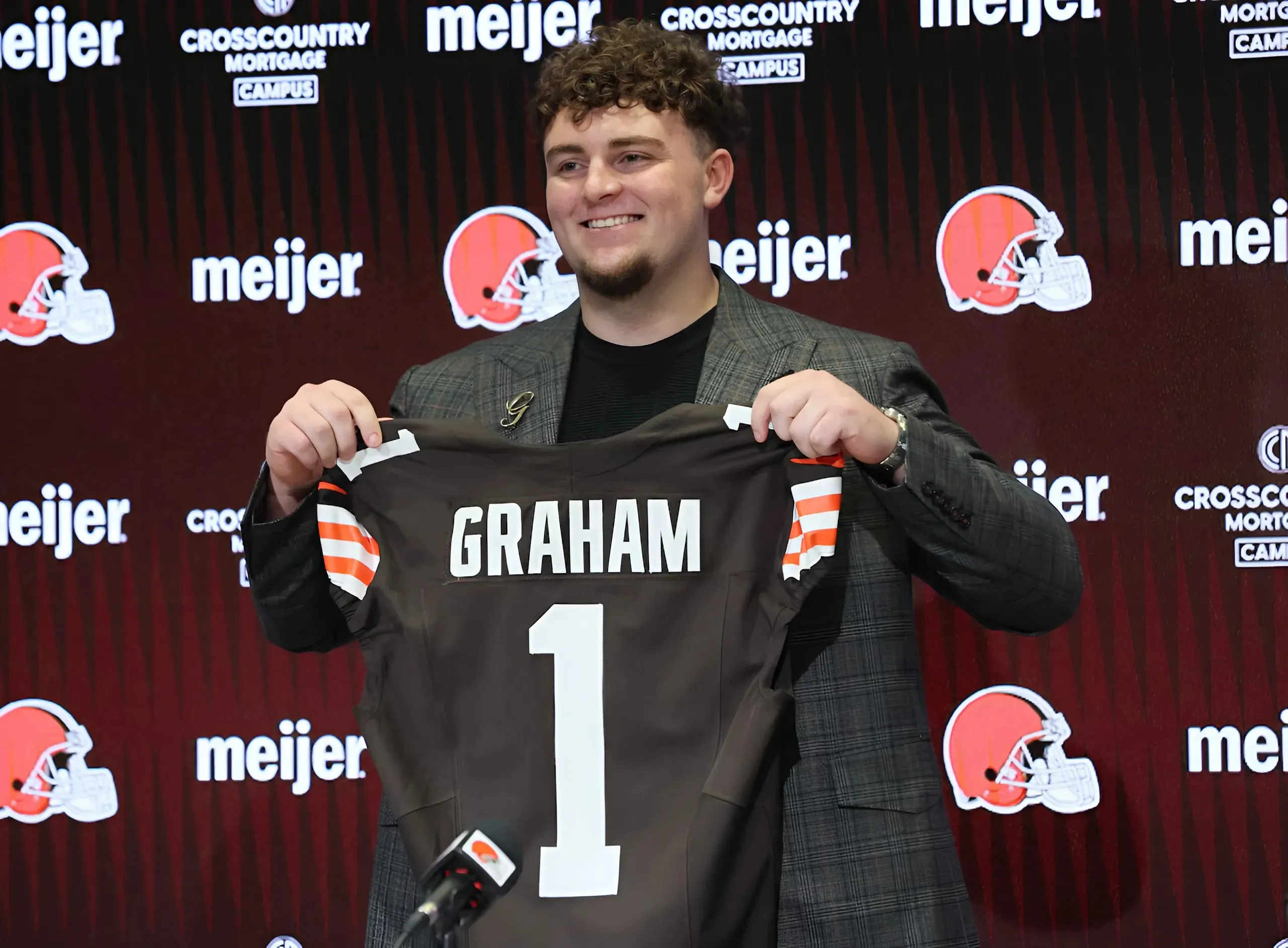 Cleveland Browns Complete Major Move With Surprising Draft Pick