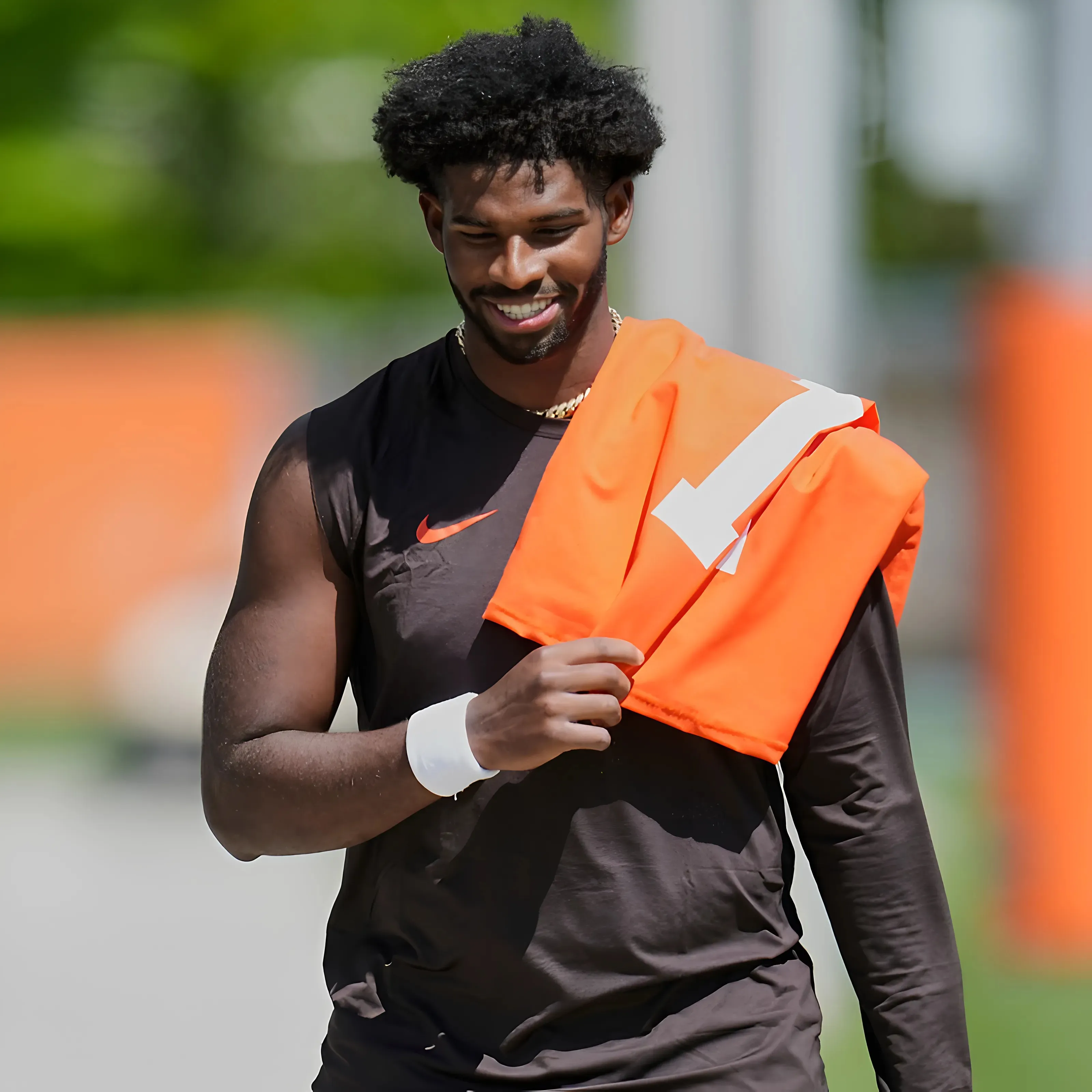 Shedeur Sanders’ Six-Figure Purchase Raises Eyebrows Shedeur Sanders’ Six-Figure Purchase Raises Eyebrows