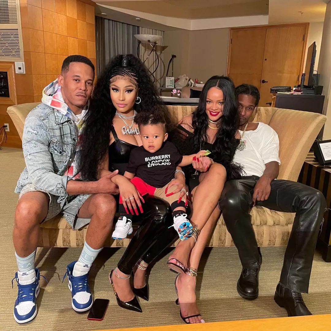 Nicki Minaj Invites Close Friend Rihanna to Visit Her Newly Purchased Villa, Bragging About Her Wealth