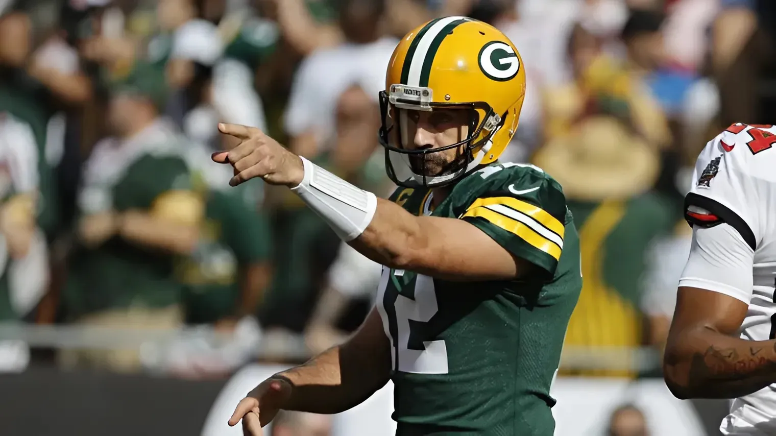 Packers legend Aaron Rodgers makes announcement about signing with Green Bay