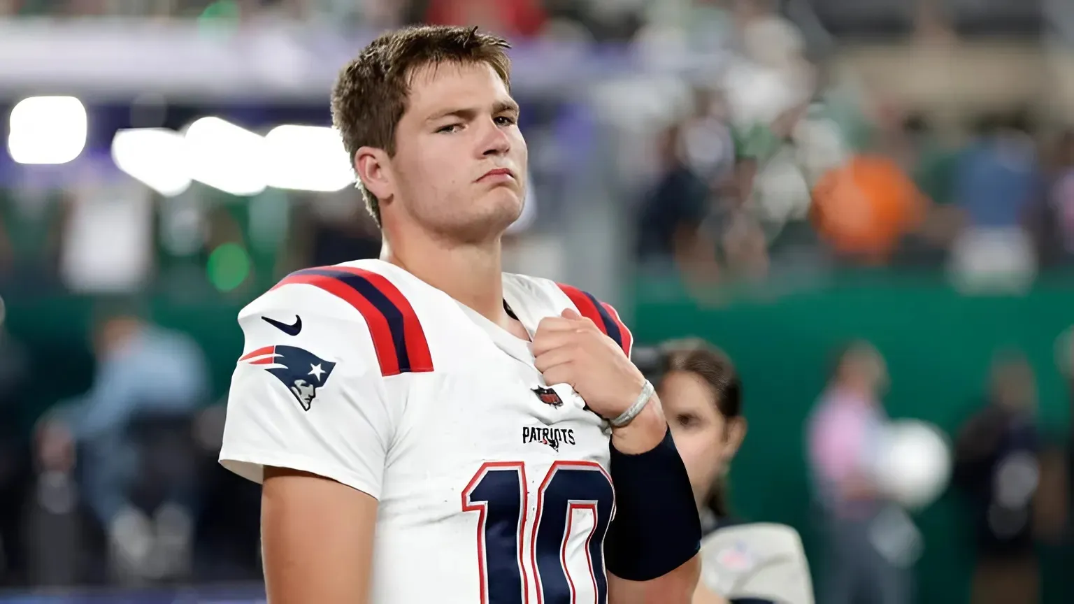 NFL Insider Sparks Debate Again by Ranking Patriots QB Ahead of Rising Commanders Star Jayden Daniels