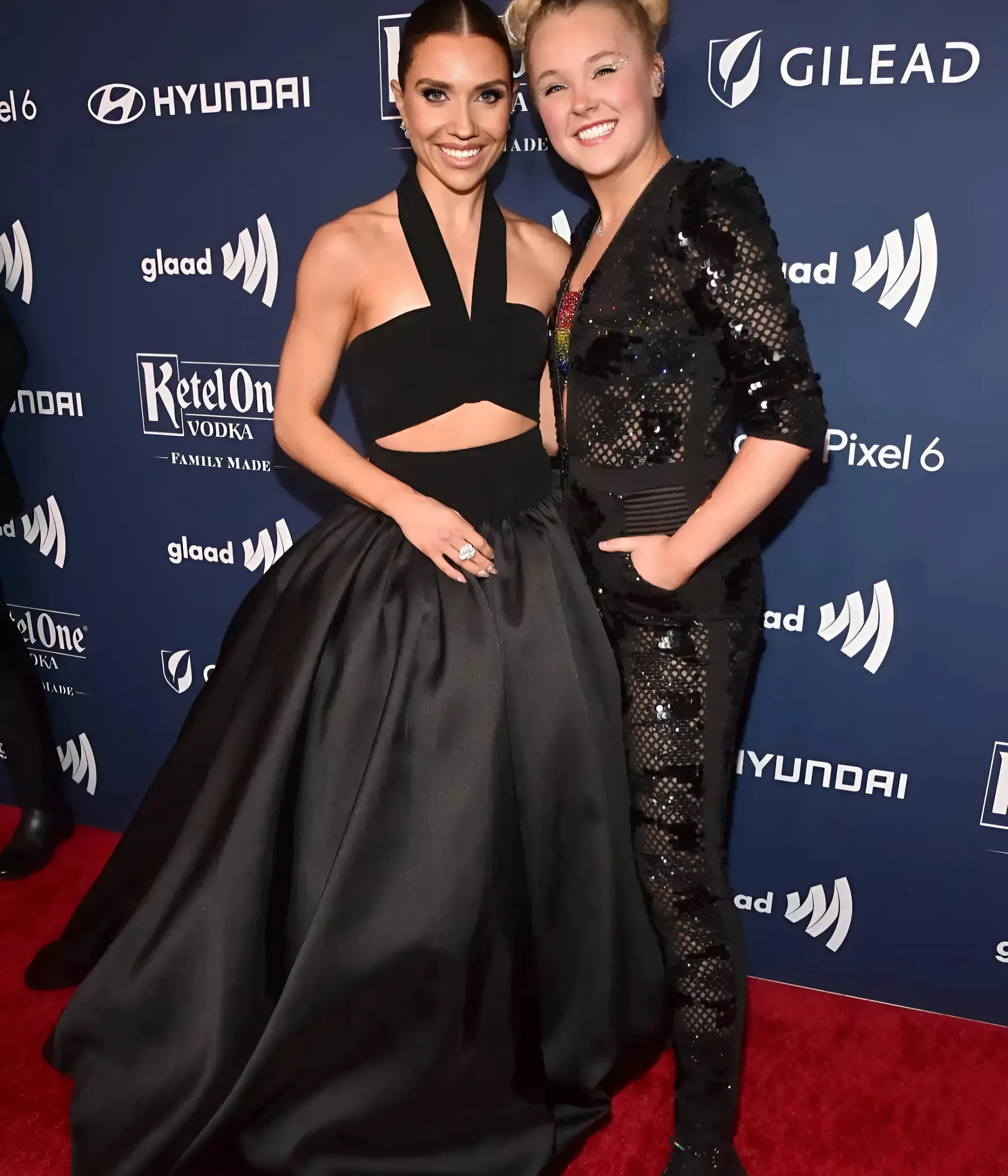 Jenna Johnson Weighs In on Former ‘DWTS’ Partner JoJo Siwa and Chris Hughes: ‘Here for It’