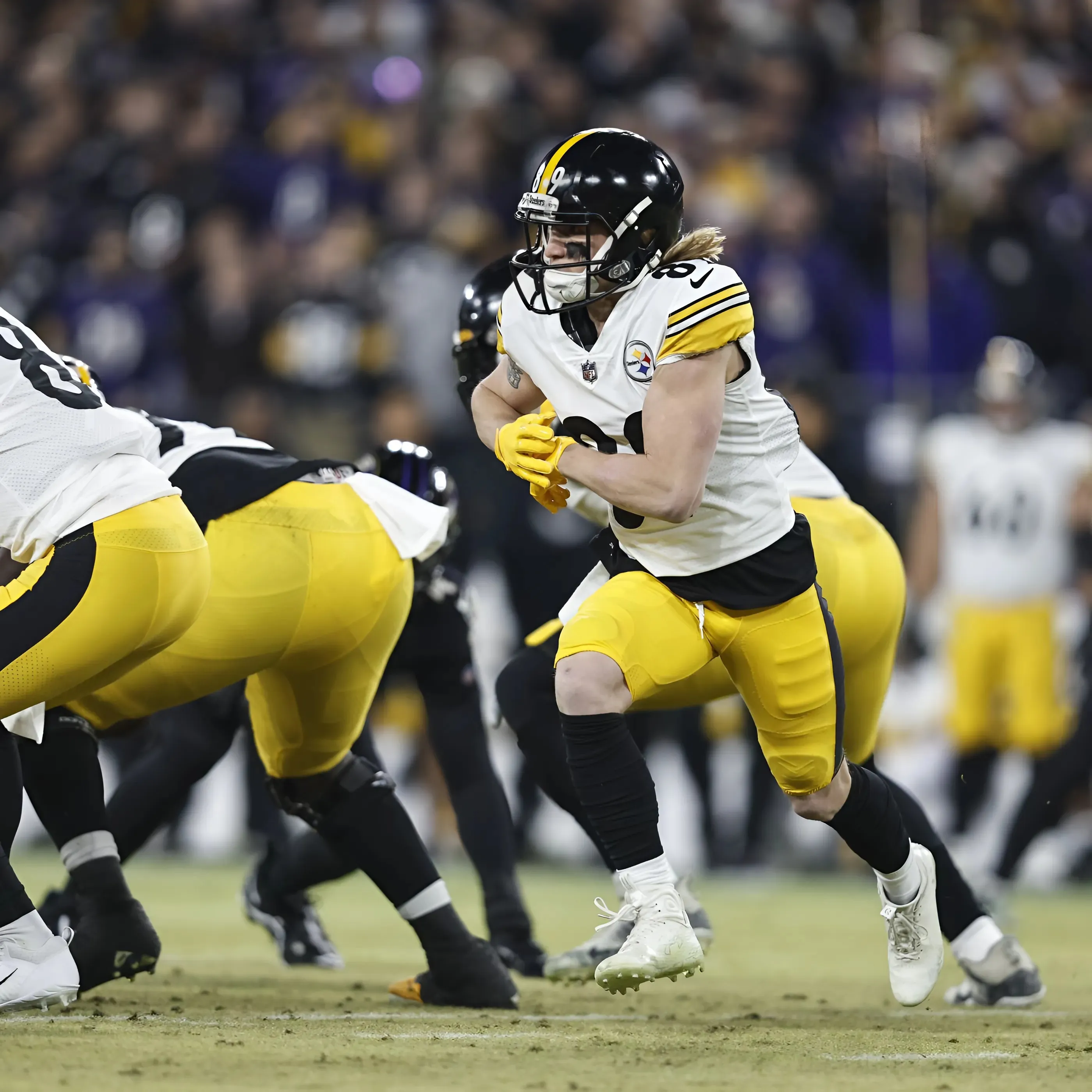 Aaron Rodgers Rumors Swirl About DK Metcalf Steelers Absence