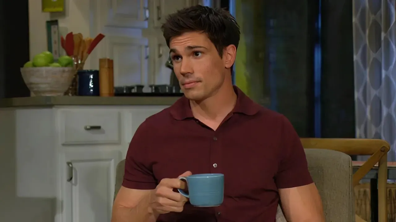 Finn drops hints to Kelly that her dad's going to die