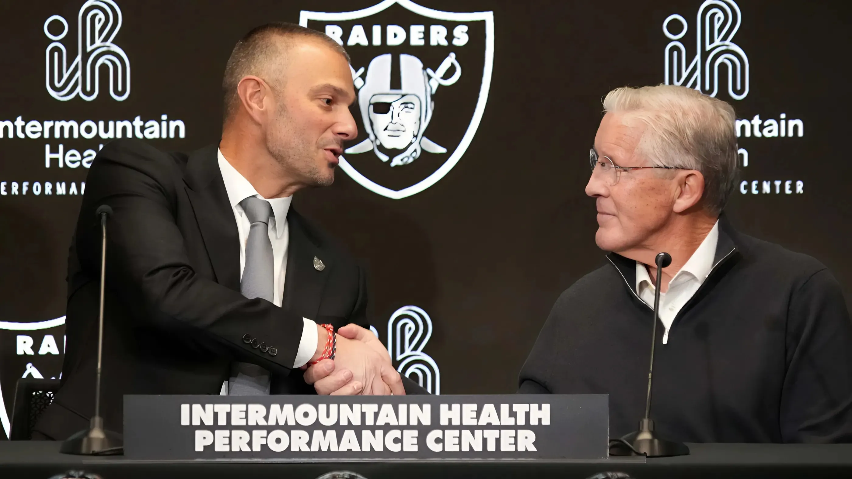 Raiders insider offers wild trade idea that would send a clear message