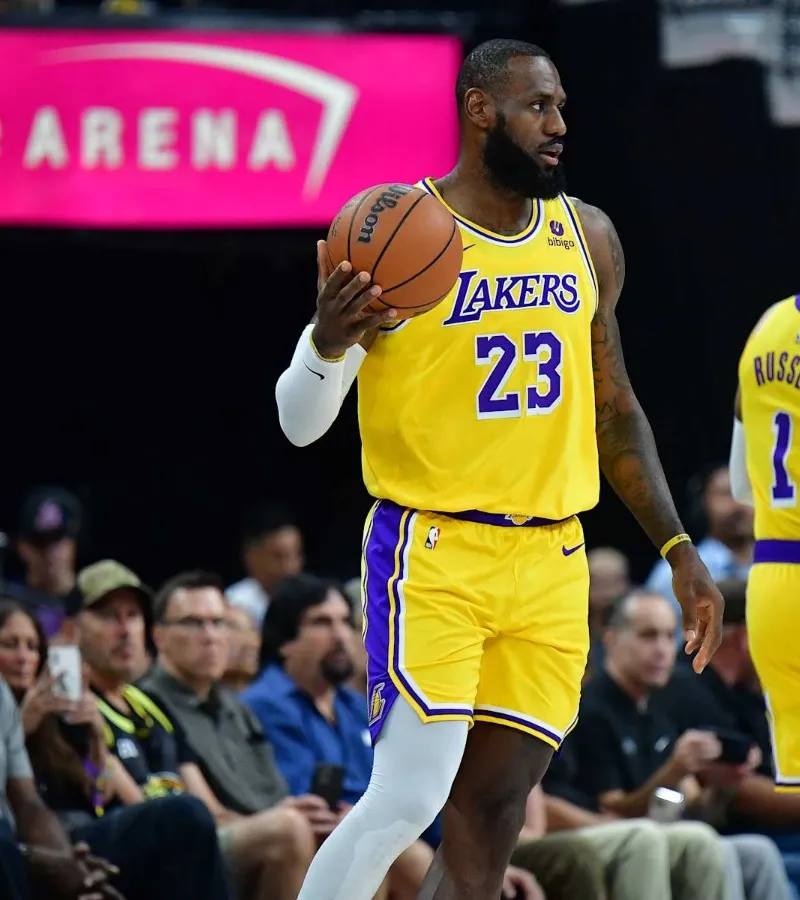 LeBron James’ Future With Lakers Takes Another Twist