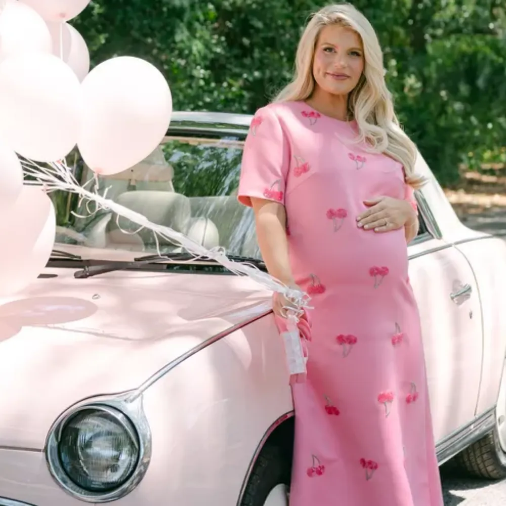 Inside Madison LeCroy's ‘Cherry on Top’ Baby Shower – A Stunning Celebration for Her Baby Girl Teddi with Southern Charm Stars, Heartwarming Moments, and a Dreamy Riverfront Venue - suong