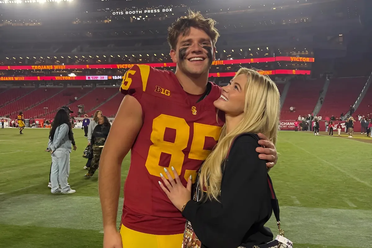 It’s Official! Rylee Arnold Debuts New Romance With Football Player Walker Lyons tram