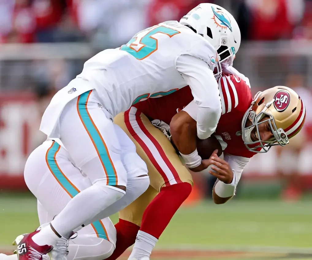 Dolphins McDaniel Praises Healthy Pass Rush Duo Chubb and Phillips Shining at OTAs