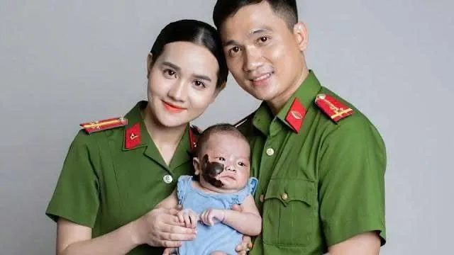 Vừa Sinh Ra Đã Bị Gia Đình Giàu Có Ruồng Bỏ Vì Vết Bớt, Sự Thật Động Trời Phía Sau Khiến Ai Cũng S;ốc