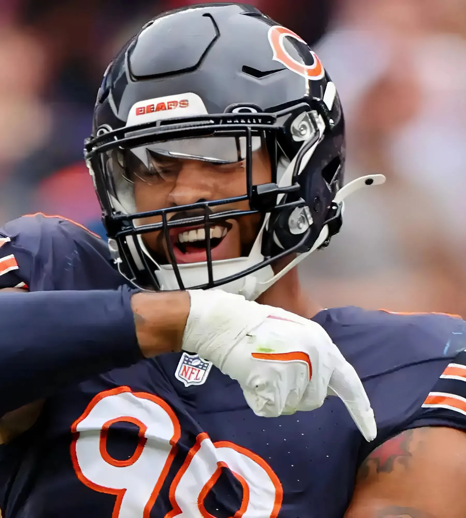 NFL Exec Has Scathing Comments About Bears DE Montez Sweat
