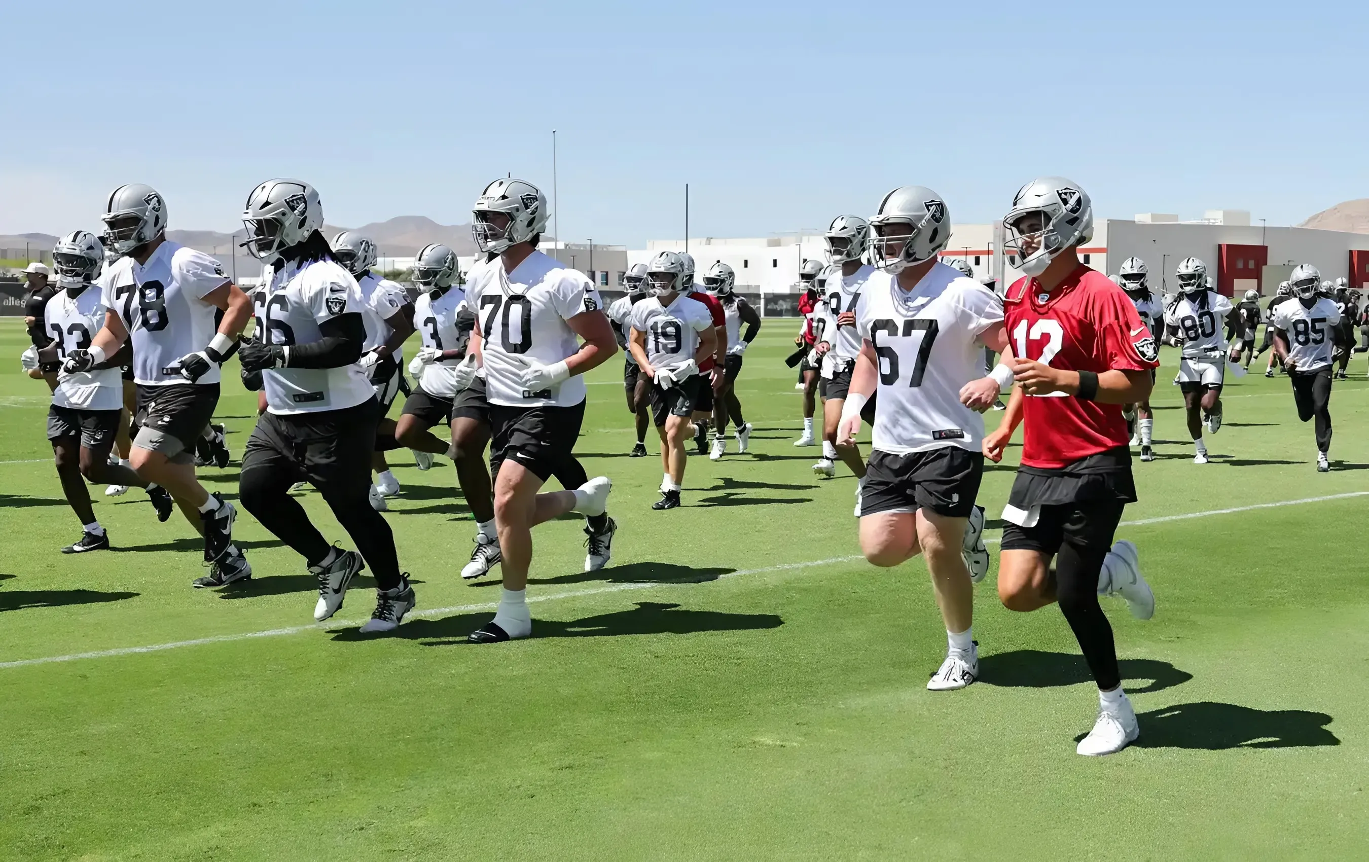 Raiders Announce Surprising Move With Intriguing 340-Pound Prospect