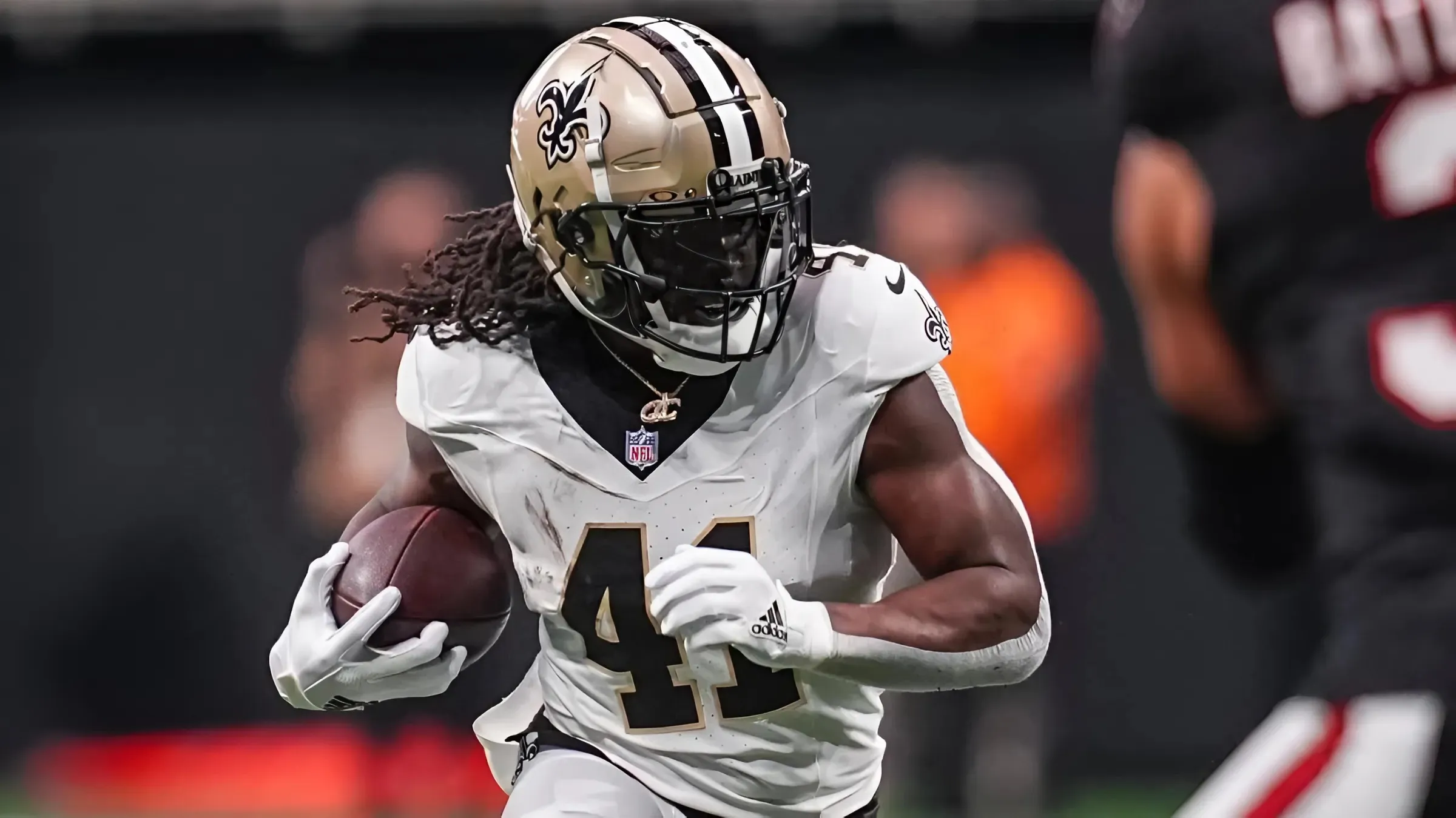 Alvin Kamara still regarded as a top 20 running back in PFF's running back rankings